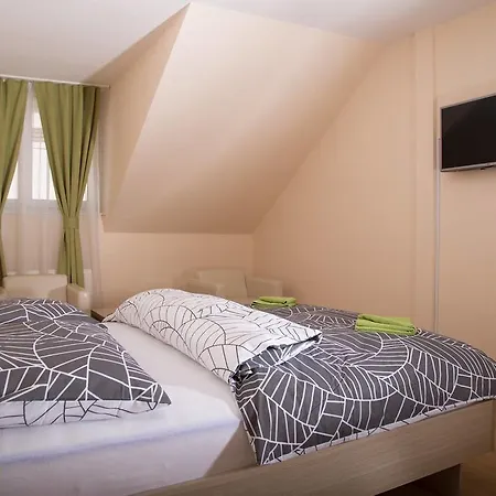 Bed & Breakfast Bartok Ter Panzio Eger