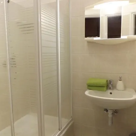 Bartok Ter Panzio לינה וארוחת בוקר