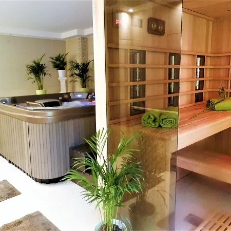 לינה וארוחת בוקר Bartok Ter Panzio 3*